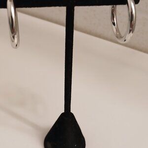 Silver Style Comfort Closure 1" Hoop Earrings